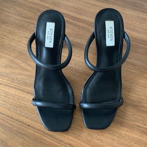 Jacee Strap Sandal Size 9